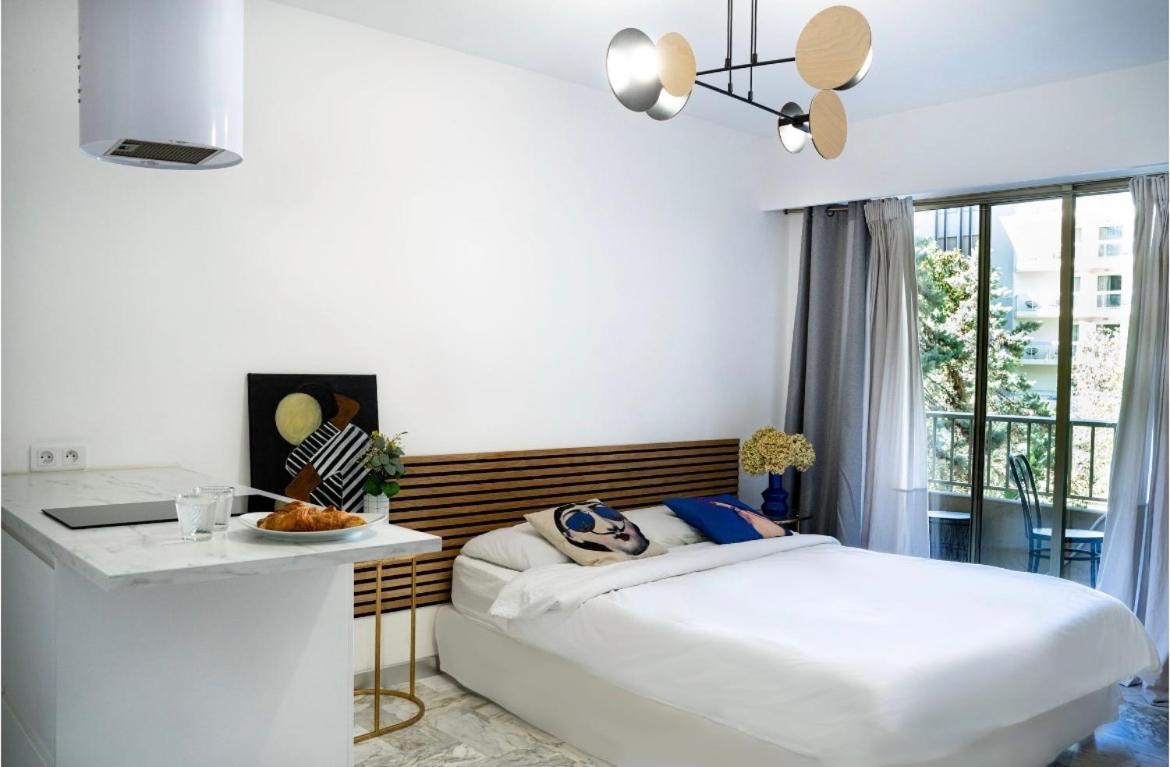 Majestic Apartment Кан Екстериор снимка